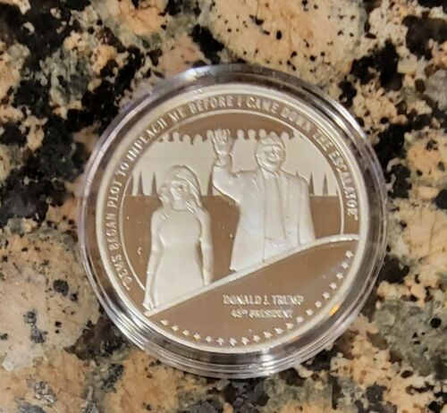 DONALD TRUMP and MELANIA ESCALATOR 1 TROY OZ .999 FINE SILVER ROUND